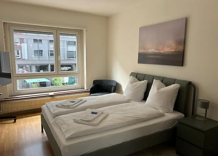 Modest Studio In The City Center - Cross 4
